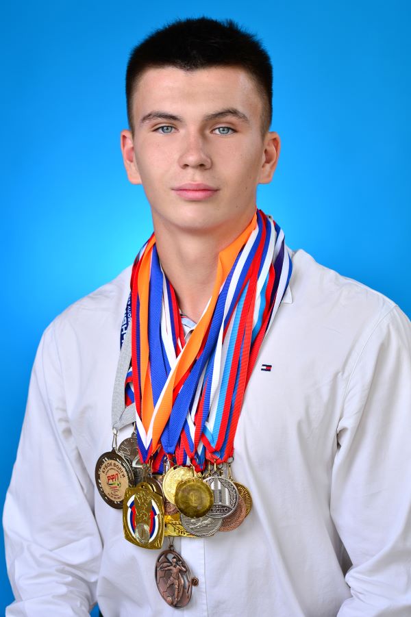 Рахматулин Марат.