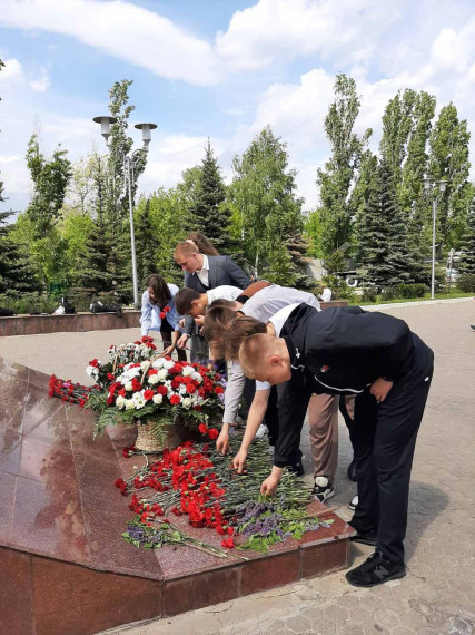Памяти павших будем достойны!.
